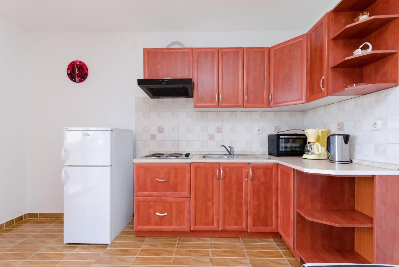 Apartments Dragan Лопар Екстериор снимка