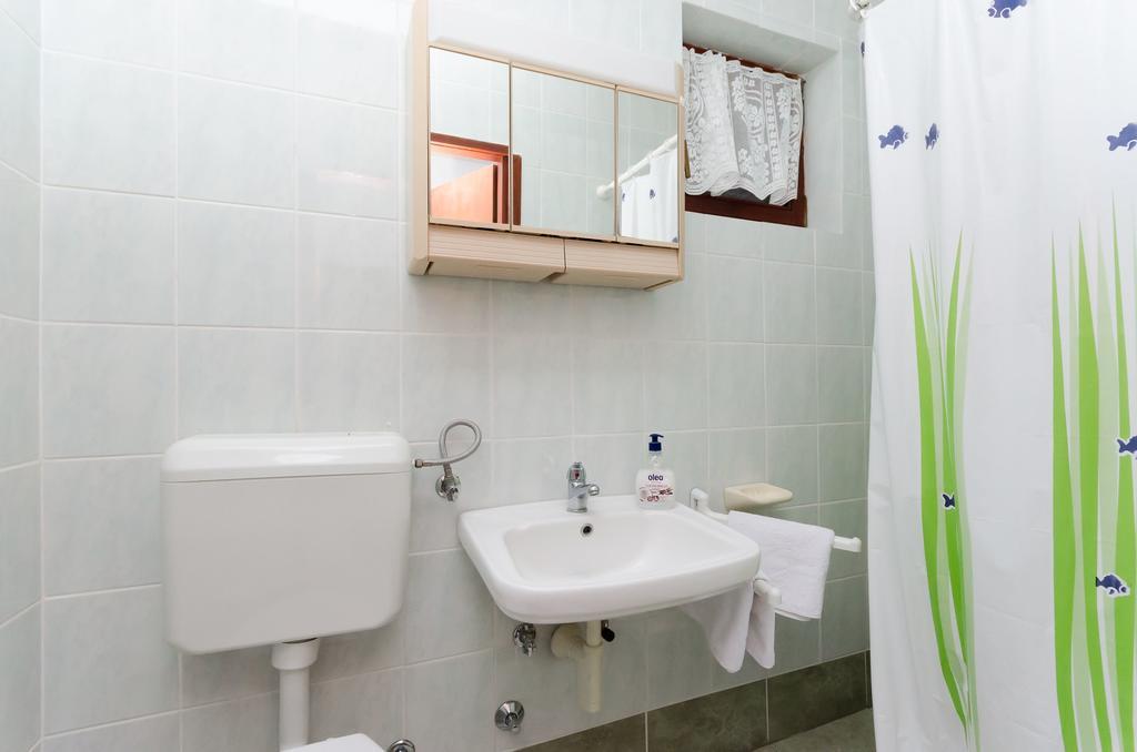 Apartments Dragan Лопар Екстериор снимка