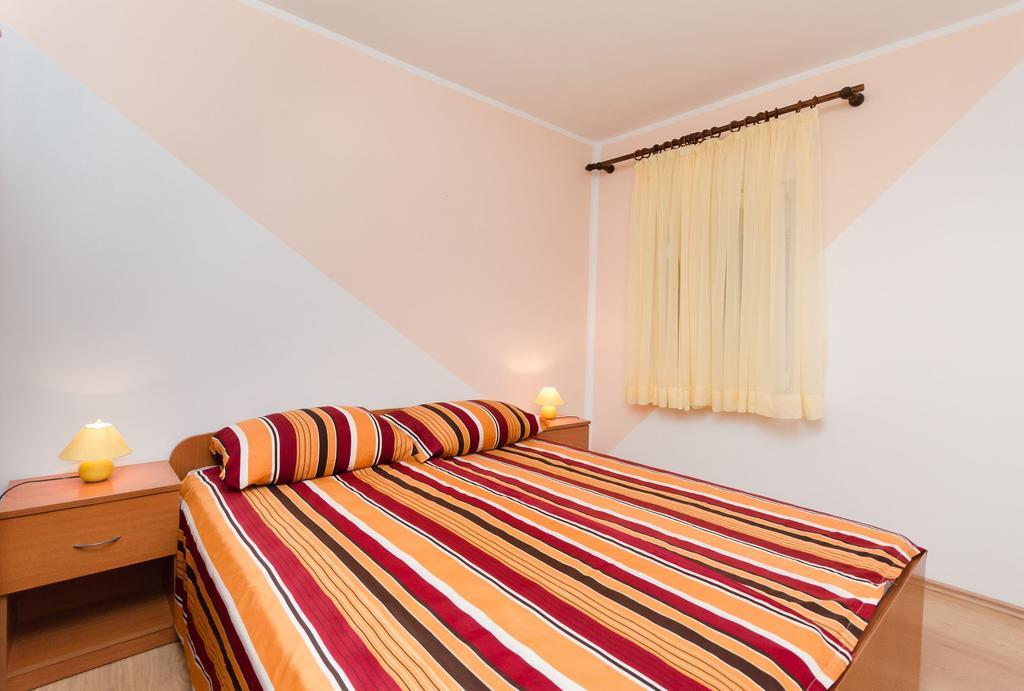 Apartments Dragan Лопар Екстериор снимка