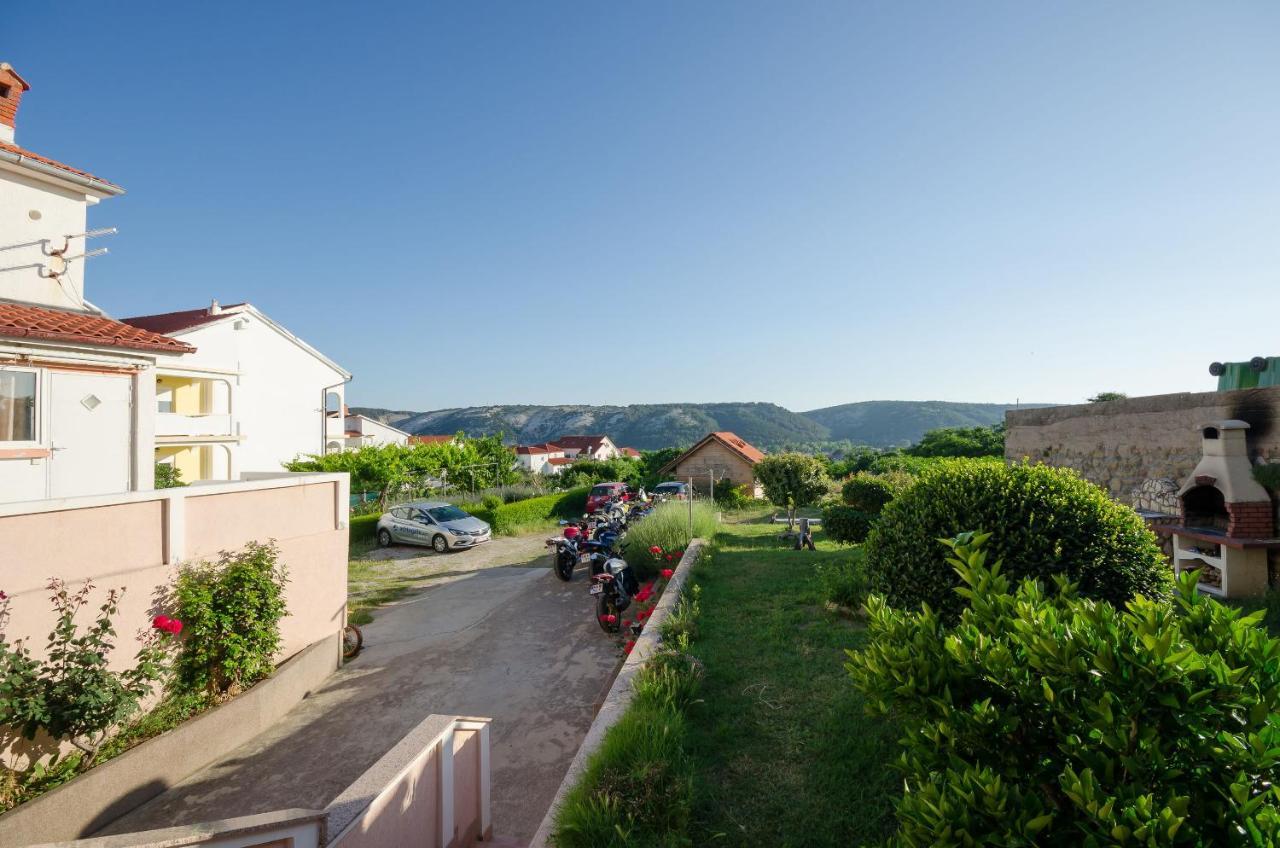 Apartments Dragan Лопар Екстериор снимка