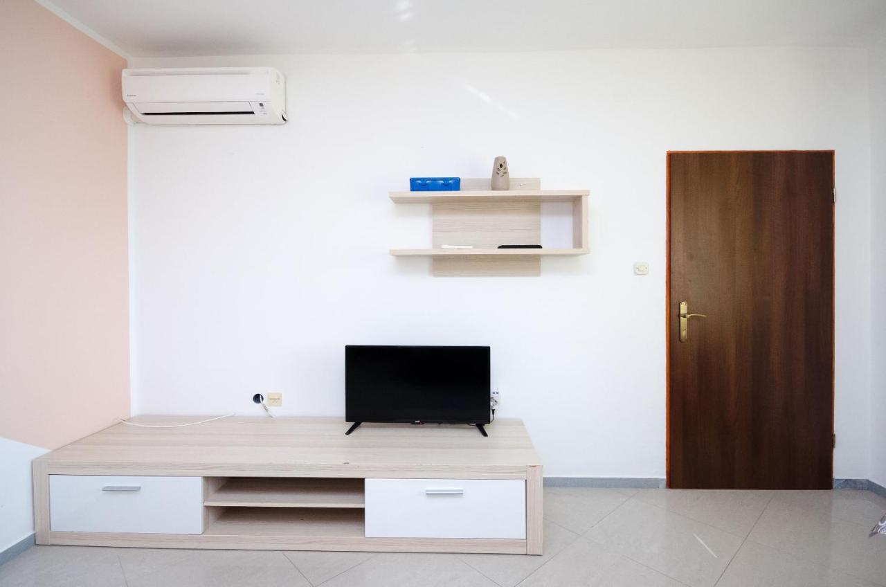 Apartments Dragan Лопар Екстериор снимка