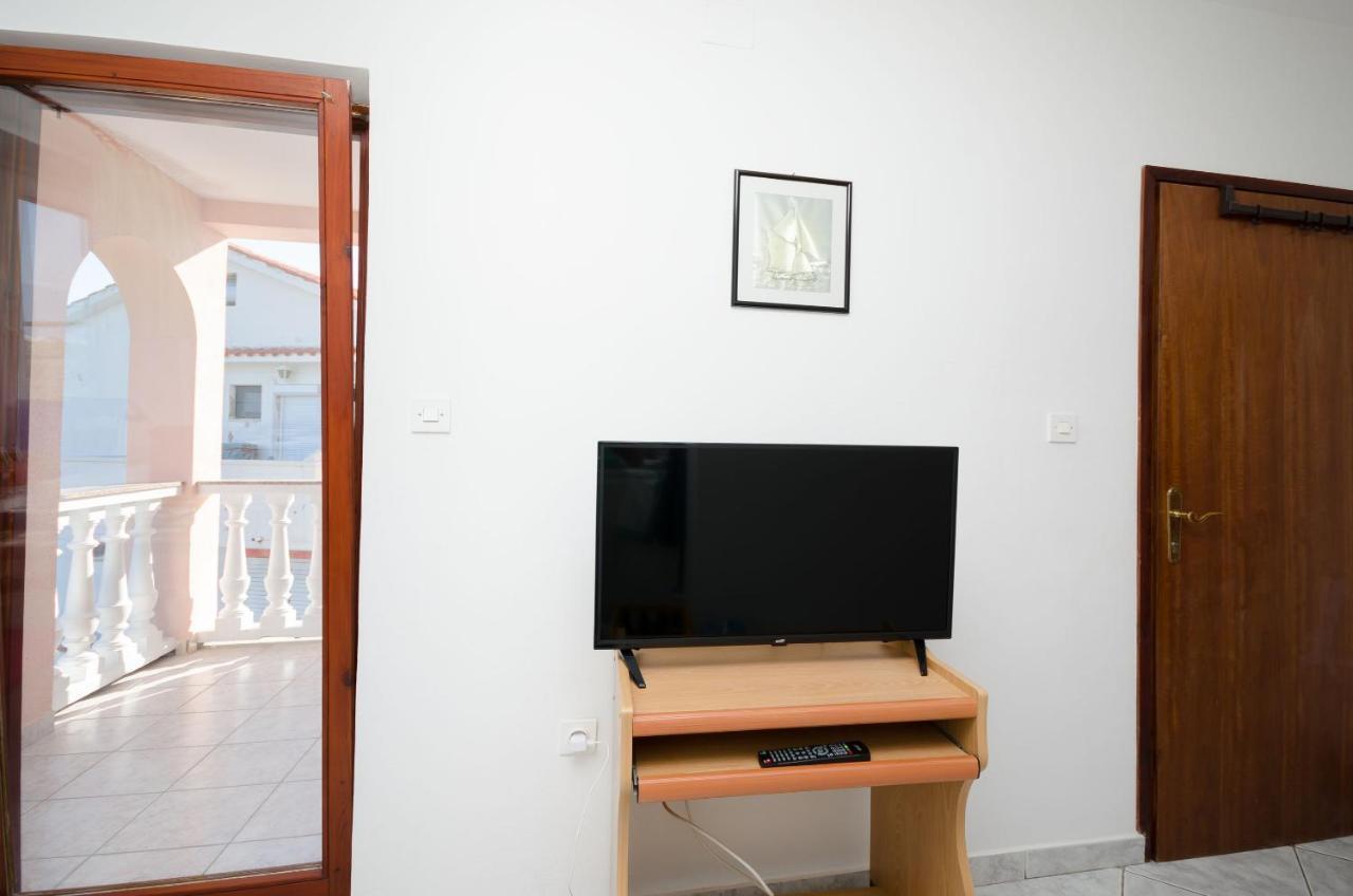 Apartments Dragan Лопар Екстериор снимка