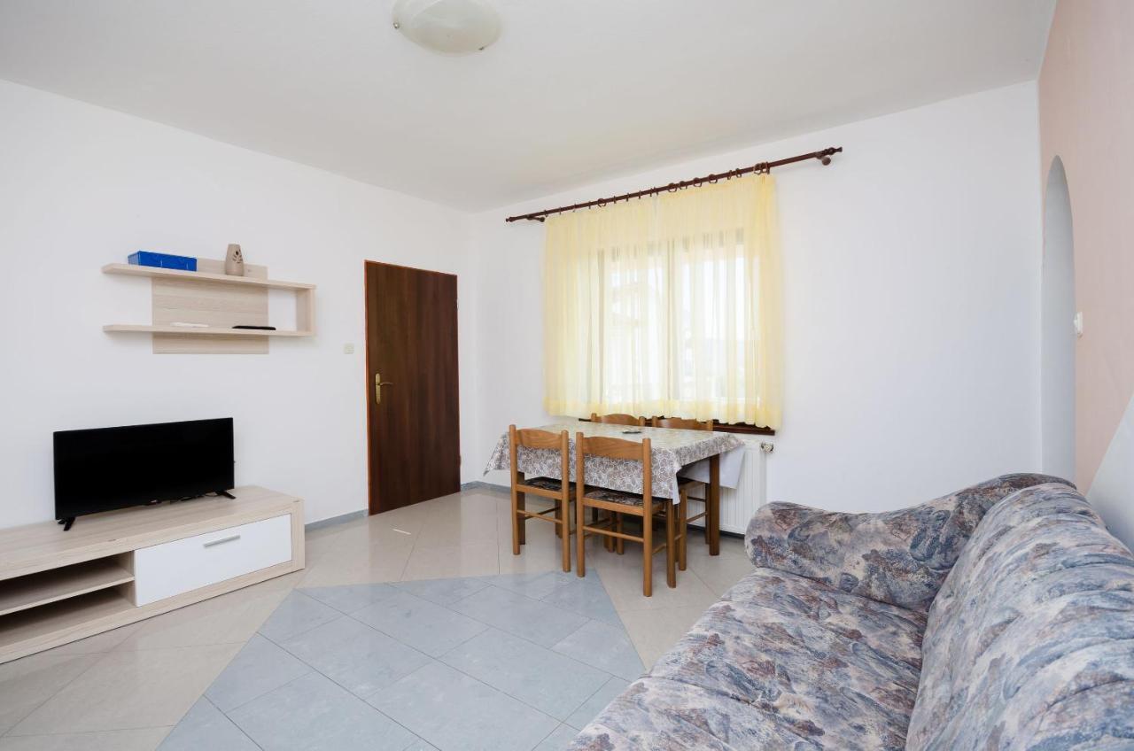 Apartments Dragan Лопар Екстериор снимка