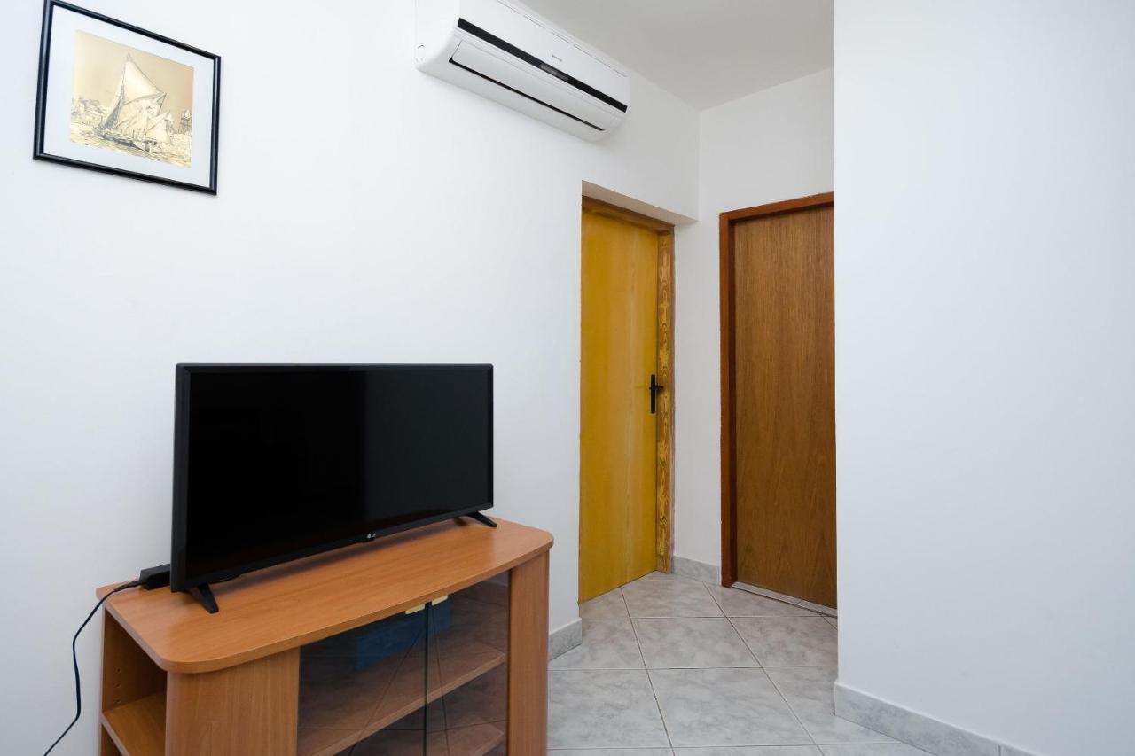 Apartments Dragan Лопар Екстериор снимка