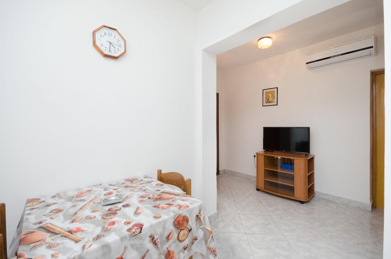 Apartments Dragan Лопар Стая снимка